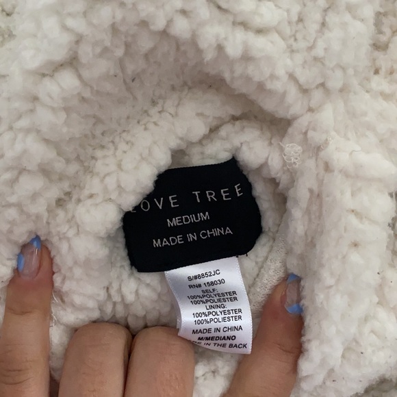 Fluffy Jacket - Picture 3 of 3